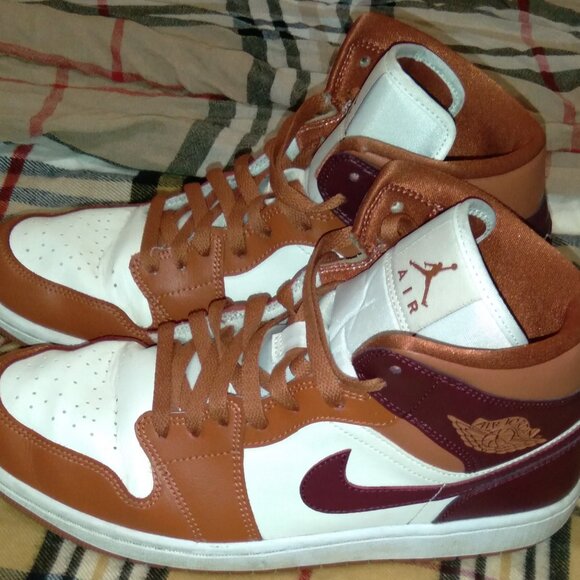 Nike Air Jordan 1 Mid Susty Peach Night Maroon Womens SZ12W - Picture 1 of 6